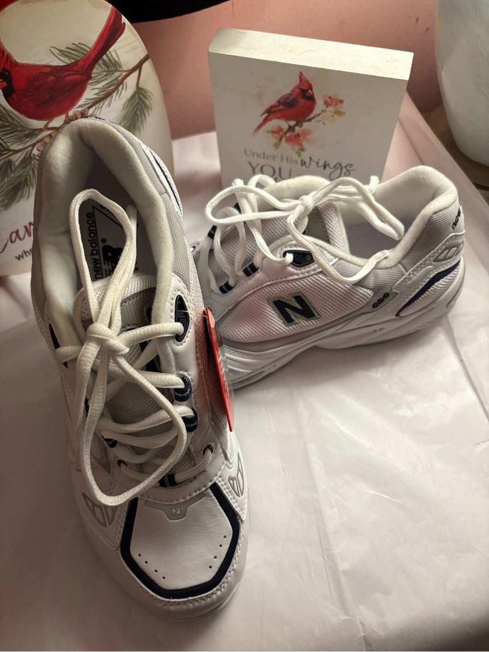 New Balance Ladies White and Navy Athletic Sneakers 10 SL-2 Fit